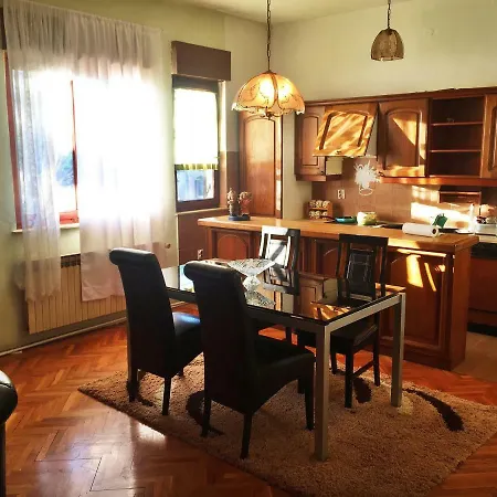 Apartman Peaceful Two Bedroom *