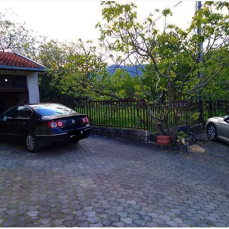 Peaceful Two Bedroom Apartman Mostar