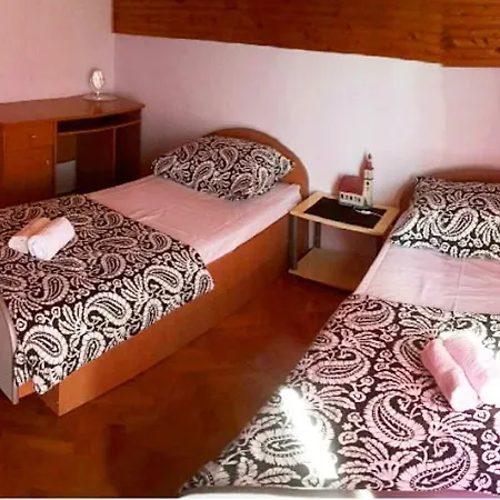 Peaceful Two Bedroom Apartman Mostar